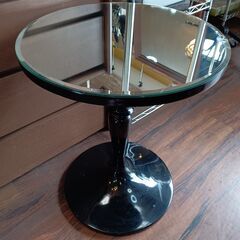 Garret　Interior　ITALY　サイドテーブル　ミラー　ラウンドテーブル　コーヒーテーブル　アンティーク　サイズ（約）幅45×奥45×高55　　■近隣配送無料 買取GO‼　栄和店の画像