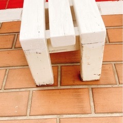 木製 ホワイト フラワースタンド　ミニベンチ　ガーデニング、棚、ベンチ、椅子等の画像