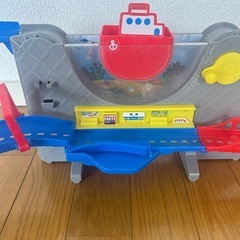 お風呂でミニカーの画像