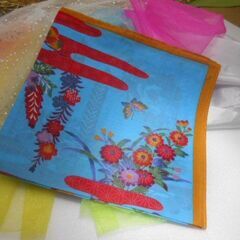 250円　沖縄紅型ハンカチ３枚から一枚選択　の画像