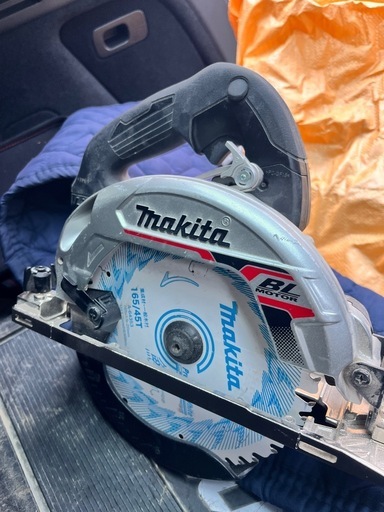マキタ　バッテリー式丸鋸