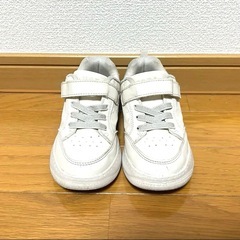 子供用スニーカー 18cmの画像