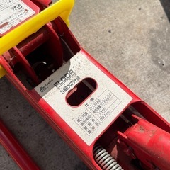 2t油圧フロアジャッキ　車　整備器具の画像