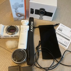 SONY ソニーミラーレス一眼カメラVLOGCAM ZV-E10ホワイトの画像