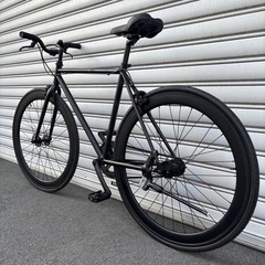 【8万で購入】ピストバイク 700c 黒 美品 自転車 お洒落 ロードバイク クロスバイク マウンテンバイク ビーチクルーザー BMX アメ村 堀江 表参道 原宿 青山 中目黒 モード HIPHOP Y2K ギャルソン　リックオウエンス【早い者勝ち】の画像