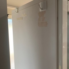 白の食器棚　の画像