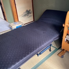 【未使用】折りたたみ可能ベッドの画像