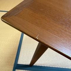 ダイニングテーブルの画像