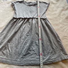 babygap ベビーギャップ ワンピ 105 子供服105 女の子 グレー 半袖ワンピース ワンピースの画像