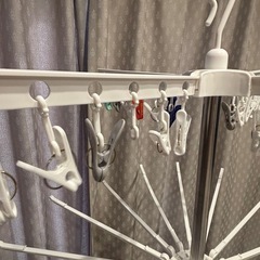 室内用の物干しスタンドの画像