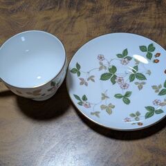 ウェッジウッド　カップ＆ソーサー　ワイルドストロベリーの画像