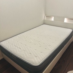 ニトリセミダブルベッド＋マットレスの画像