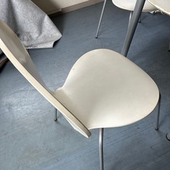 テーブル椅子3点セットの画像