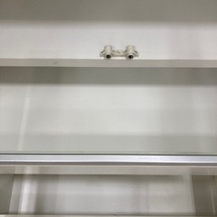 取りに来れる方限定！２枚扉の食器棚です！の画像