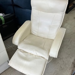 H2509-520  足置き付き回転チェア ホワイト 中古の画像