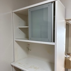 食器棚の画像