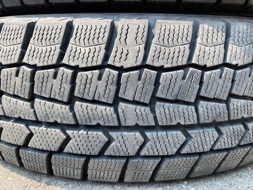 DUNLOP 175/65R15 24年製　冬タイヤ