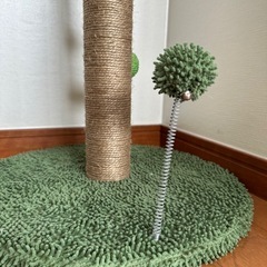猫ちゃん用ヤシの木風爪研ぎタワーの画像