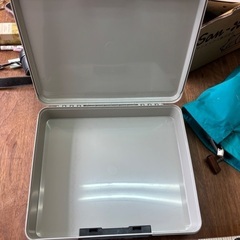 【現状/新宮町】金庫　簡易金庫　プラスチック製　ダイヤル式の画像