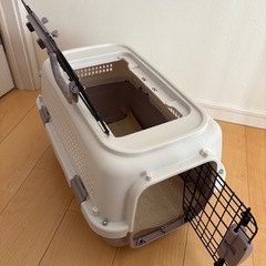 ペットキャリーケース Sサイズ くすみピンクカラー
の画像
