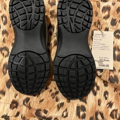 新品 無印良品「疲れにくい防水シューズ」グレー スエード調スリッポン 23.5の画像