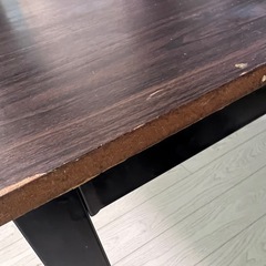 ダイニングテーブルと椅子×4の画像