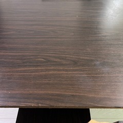 ダイニングテーブルと椅子×4の画像