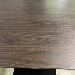 ダイニングテーブルと椅子×4の画像