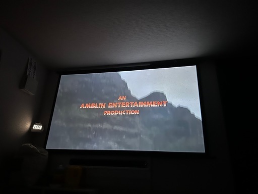 プロジェクタースクリーン　100インチ