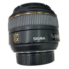 186000 現状品 SIGMA シグマ 30mm F1.4 EX DC HSM / EX DC　一眼レフレンズ ブラック 付属品あり [0000000000697]の画像