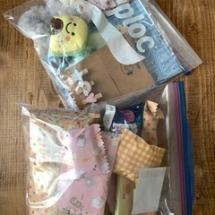 キッズアクセサリー系、素材、ビーズ、景品などの画像