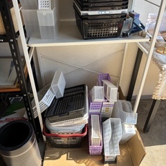 【中古/現状/新宮町】雑貨、事務用品、絵画、洗剤などいろいろ その2の画像