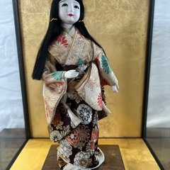 日本人形 インテリア 美しい工芸品 ガラスケース入り 日本土産 着物 和装 置物の画像