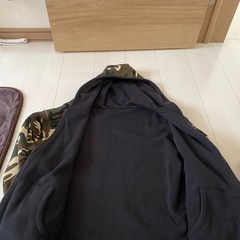 暖かいリバーシブルパーカーの画像