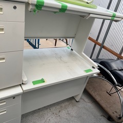 確定　オフィス机　引き出しの画像