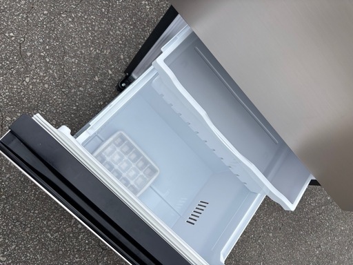 極美品 保証残有り HITACHI 日立 265L 3ドア冷蔵庫 R-27SV 2023年製 ライトゴールド 右開き