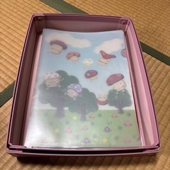 収納ケースとクリアファイルの画像