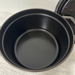 staubピコ・ココットラウンド　グラファイトグレー20cmの画像
