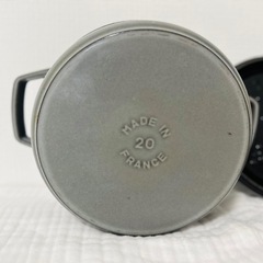 staubピコ・ココットラウンド　グラファイトグレー20cmの画像