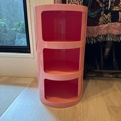 ピンク　キャビネットの画像