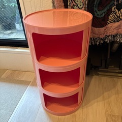 ピンク　キャビネットの画像