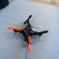 【500円】カメラ付き小型ドローンの画像
