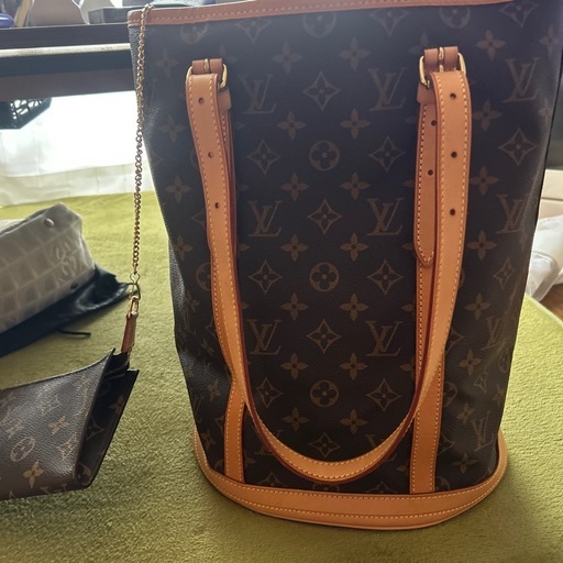 Louis Vuitton バケットバッグ ダークブラウン