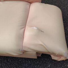 ピンクのソファーの画像