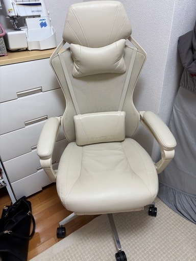 paxtonゲーミングチェア　アイボリー