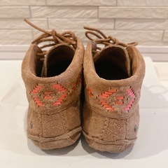 【美品】UGG ブラウン スエード モカシン ショートブーツ　22.5cmの画像