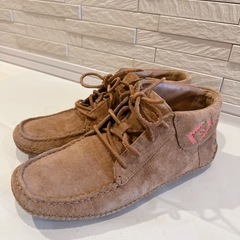 【美品】UGG ブラウン スエード モカシン ショートブーツ　22.5cmの画像