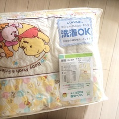 ベビーベッド、布団の画像