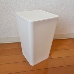 ゴミ箱の画像