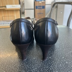 K2509-429 JOHNNY MOKE パンプス 本革 7.5センチヒール サイズ37 23.5cm キズ汚れ有りの画像